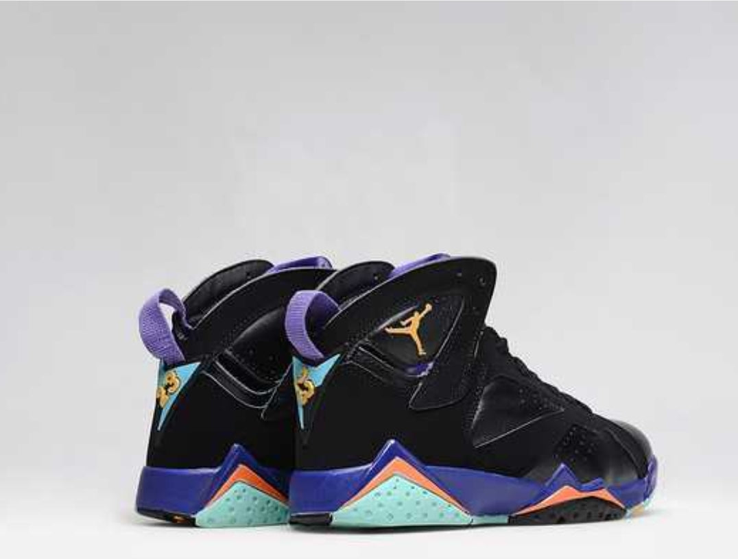 Les baskets Air Jordan 7 offrent un style iconique et une performance exceptionnelle.
design emblématique haute qualité. Au meilleur prix. Pas cher