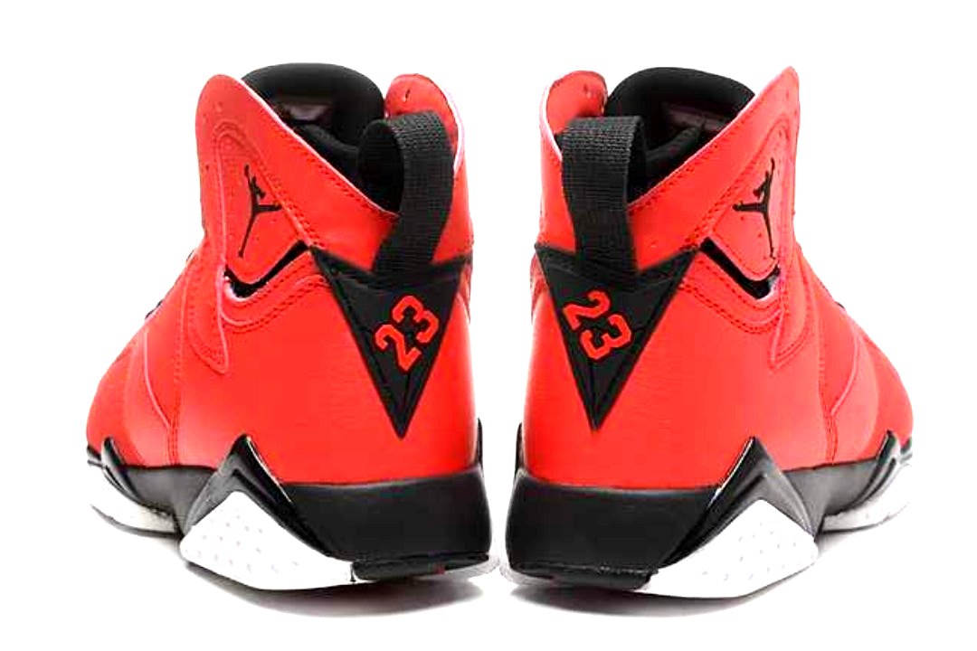 Les baskets Air Jordan 7 offrent un style iconique et une performance exceptionnelle.
design emblématique haute qualité. Au meilleur prix. Pas cher