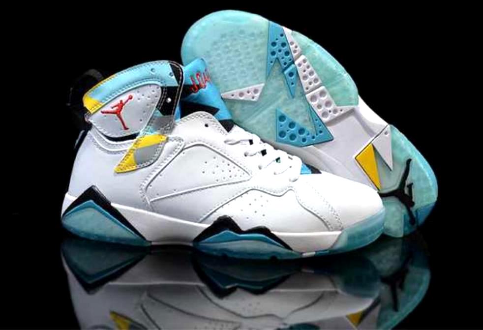 Les baskets Air Jordan 7 offrent un style audacieux et une performance exceptionnelle. leur design unique emblématique. Pas cher. Le moins cher.