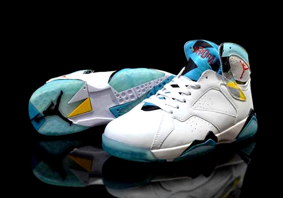 Les baskets Air Jordan 7 offrent un style audacieux et une performance exceptionnelle. leur design unique emblématique. Pas cher. Le moins cher.