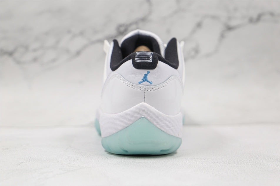 Les baskets Air Jordan 11 offrent un style légendaire et une performance exceptionnelle.design unique
Pas Cher. moin cher.