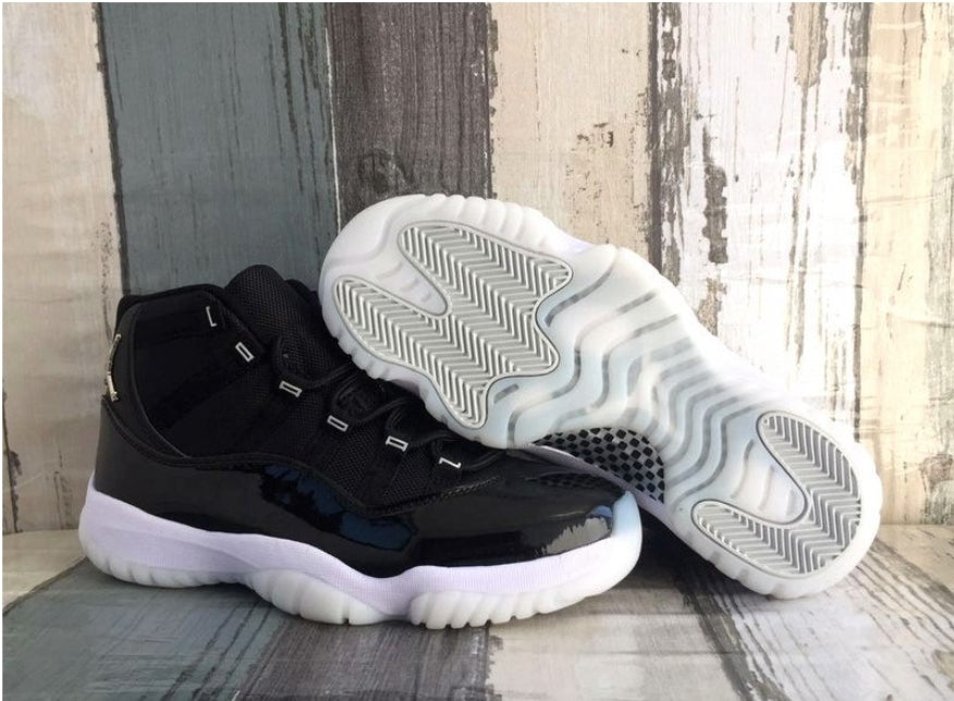 Les baskets Air Jordan 11 offrent un style légendaire et une performance exceptionnelle.design unique
Pas Cher. moin cher.