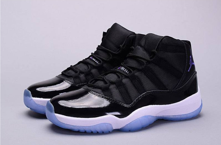 Les baskets Air Jordan 11 offrent un style légendaire et une performance exceptionnelle.design unique
Pas Cher. moin cher.