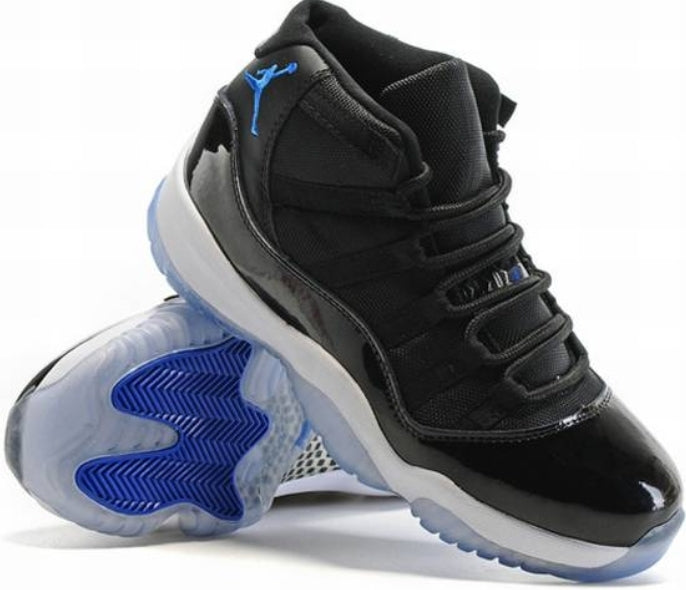Les baskets Air Jordan 11 offrent un style légendaire et une performance exceptionnelle.design unique
Pas Cher. moin cher.