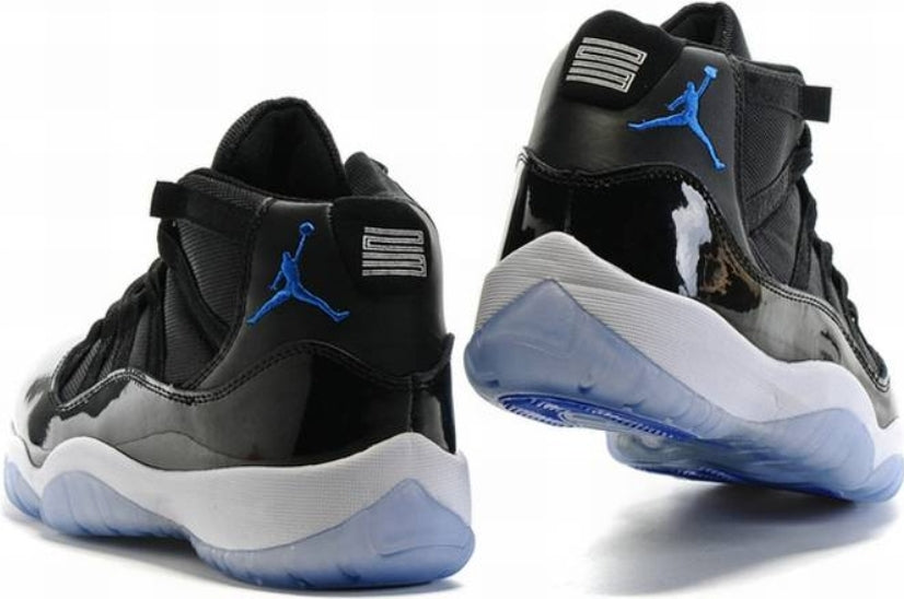 Les baskets Air Jordan 11 offrent un style légendaire et une performance exceptionnelle.design unique
Pas Cher. moin cher.