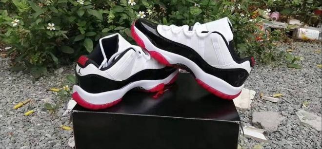 Les baskets Air Jordan 11 offrent un style légendaire et une performance exceptionnelle.design unique
Pas Cher. moin cher.
