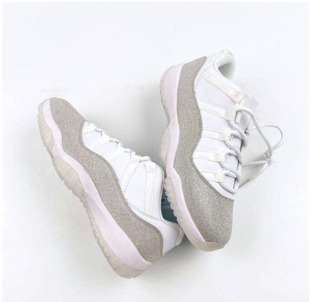 Air Jordan 11Low Retro WMNS “Vast Grey” sneakers