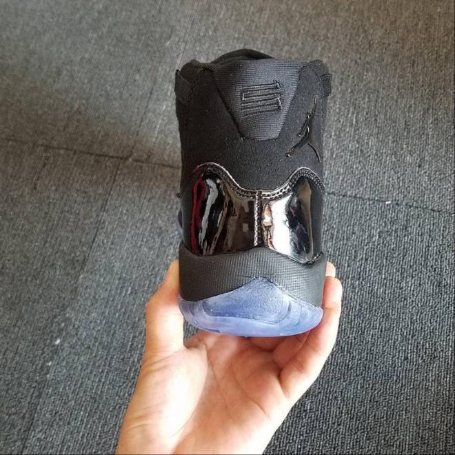 Les baskets Air Jordan 11 offrent un style légendaire et une performance exceptionnelle.design unique
Pas Cher. moin cher.