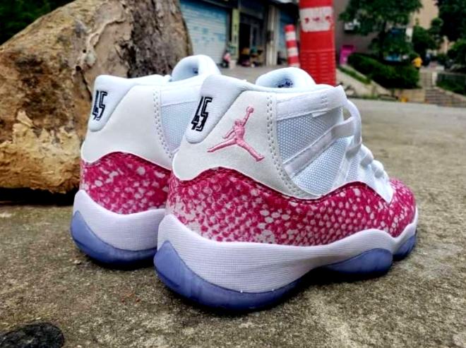 Les baskets Air Jordan 11 offrent un style légendaire et une performance exceptionnelle.design unique
Pas Cher. moin cher.