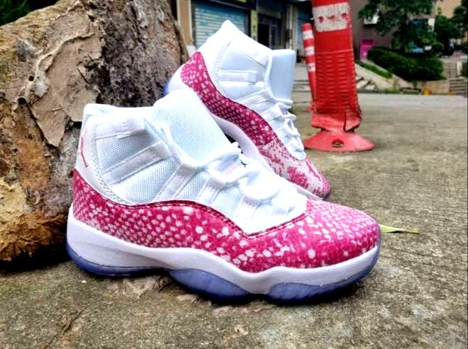 Les baskets Air Jordan 11 offrent un style légendaire et une performance exceptionnelle.design unique
Pas Cher. moin cher.