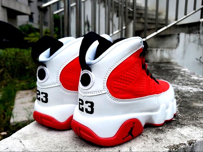 Les baskets Air Jordan 9 offrent un style distinctif et une performance exceptionnelle.
,design unique et exceptionnel.pas cher.le moins cher.