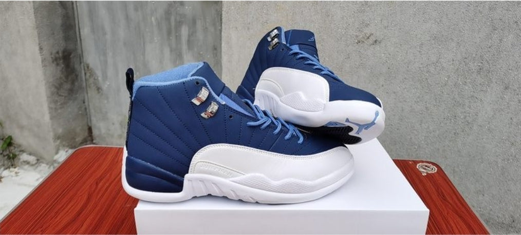 Les baskets Air Jordan 12 offrent un style iconique et une performance exceptionnelle.design distinctif.pas cher.moin Cher.