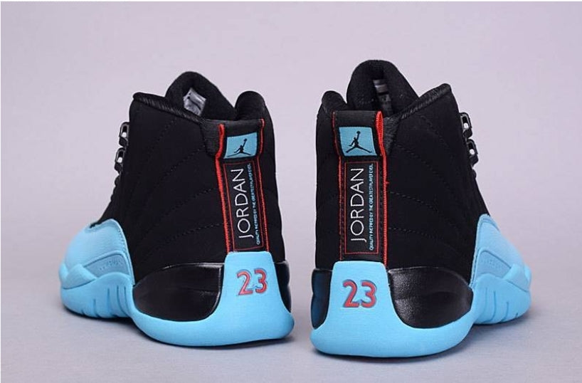 Les baskets Air Jordan 12 offrent un style iconique et une performance exceptionnelle.design distinctif.pas cher.moin Cher.