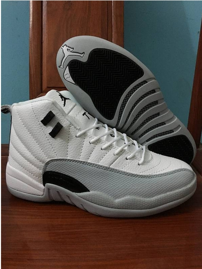 Les baskets Air Jordan 12 offrent un style iconique et une performance exceptionnelle.design distinctif.pas cher.moin Cher.