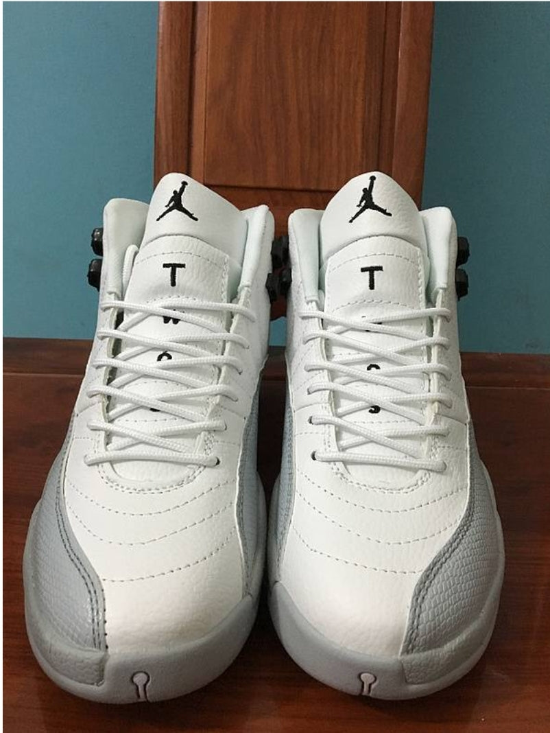 Les baskets Air Jordan 12 offrent un style iconique et une performance exceptionnelle.design distinctif.pas cher.moin Cher.