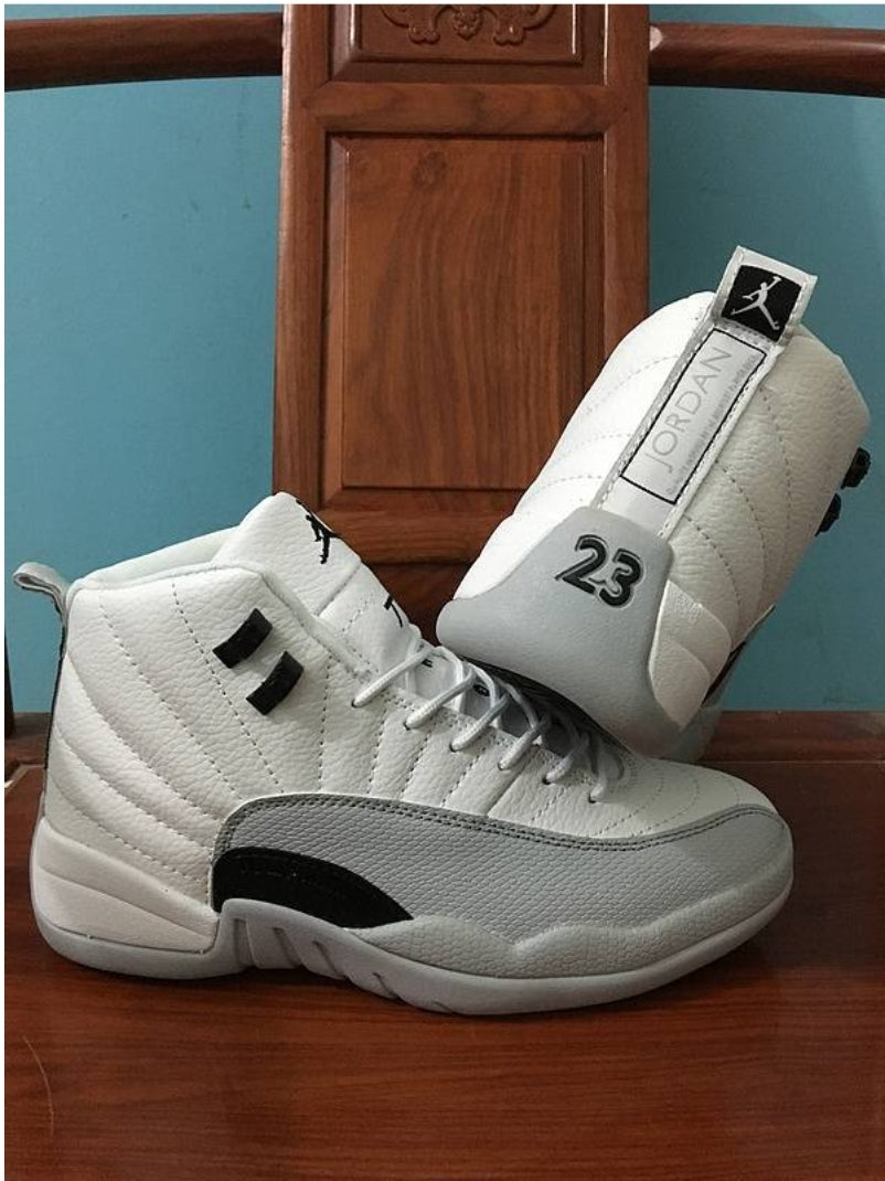 Les baskets Air Jordan 12 offrent un style iconique et une performance exceptionnelle.design distinctif.pas cher.moin Cher.