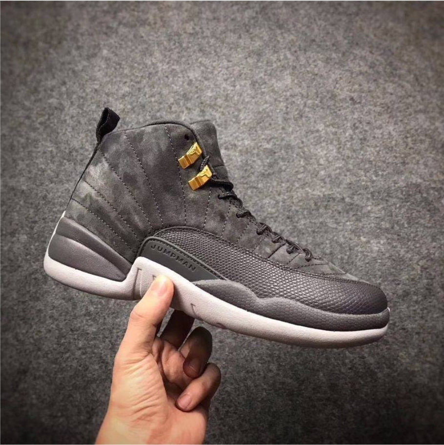 Les baskets Air Jordan 12 offrent un style iconique et une performance exceptionnelle.design distinctif.pas cher.moin Cher.