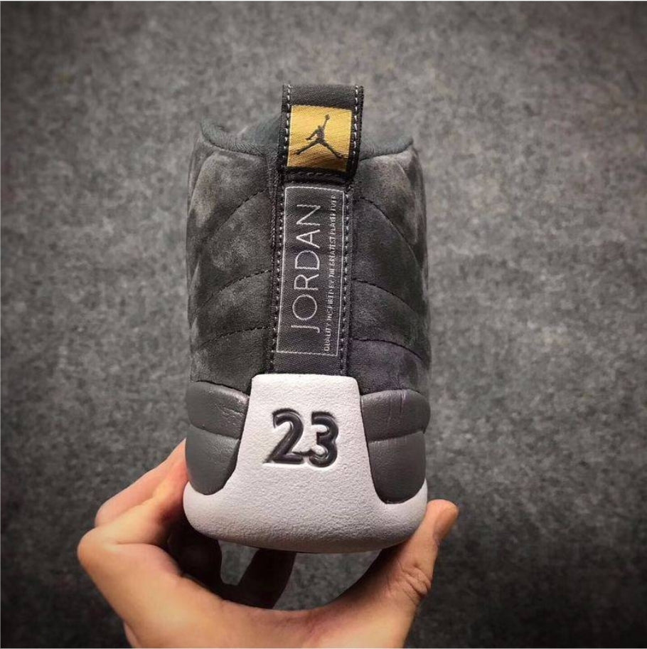 Les baskets Air Jordan 12 offrent un style iconique et une performance exceptionnelle.design distinctif.pas cher.moin Cher.