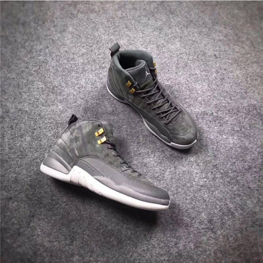 Les baskets Air Jordan 12 offrent un style iconique et une performance exceptionnelle.design distinctif.pas cher.moin Cher.