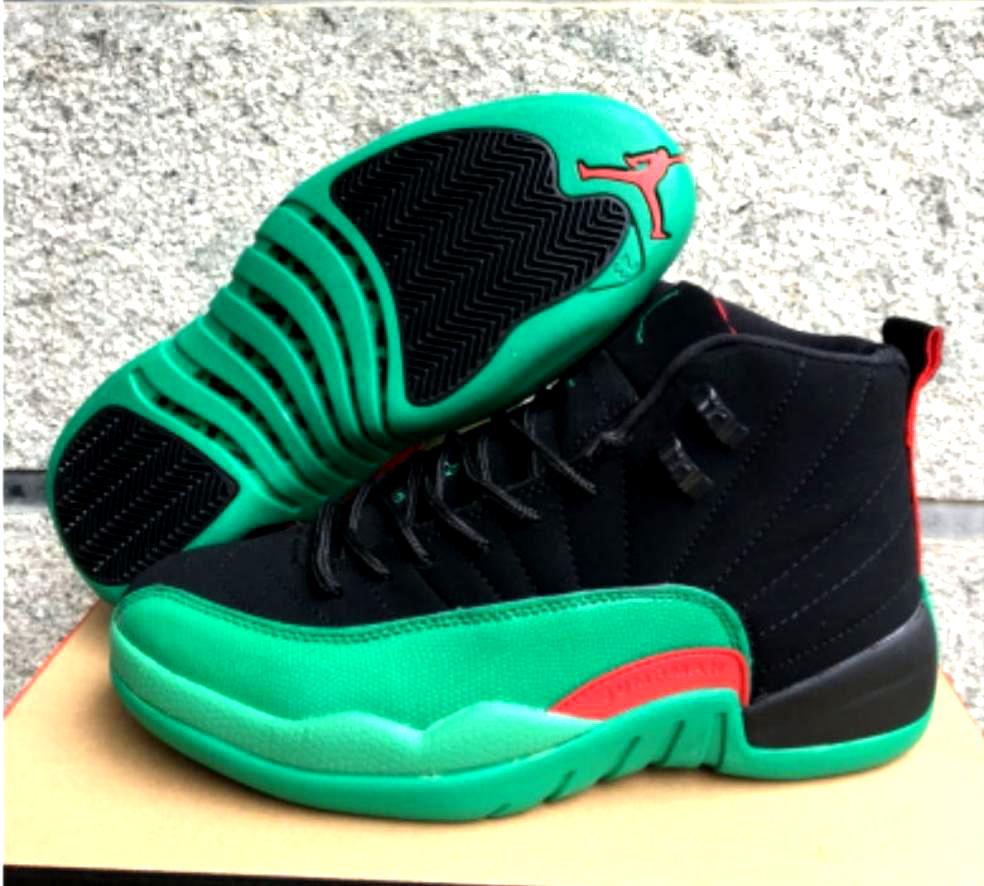 Les baskets Air Jordan 12 offrent un style iconique et une performance exceptionnelle.design distinctif.pas cher.moin Cher.