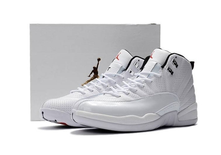 Les baskets Air Jordan 12 offrent un style iconique et une performance exceptionnelle.design distinctif.pas cher.moin Cher.