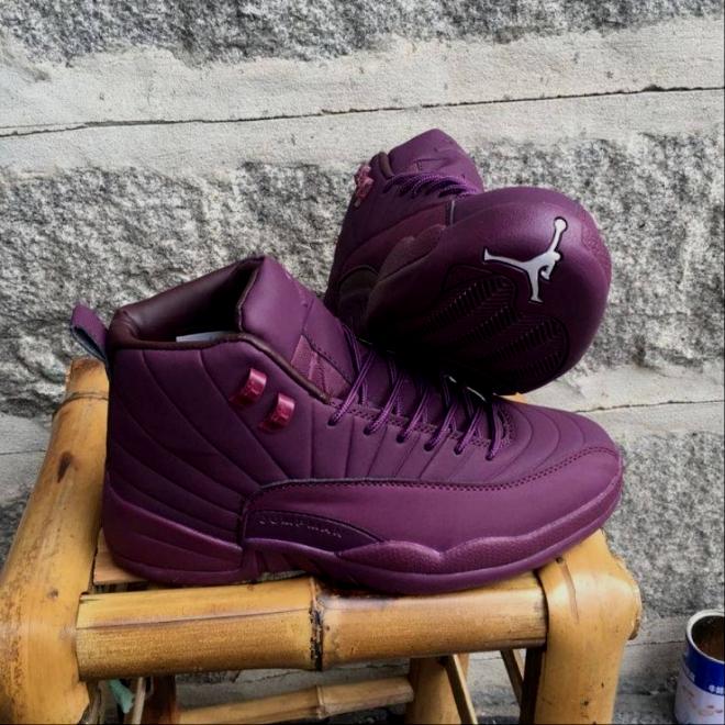 Les baskets Air Jordan 12 offrent un style iconique et une performance exceptionnelle.design distinctif.pas cher.moin Cher.