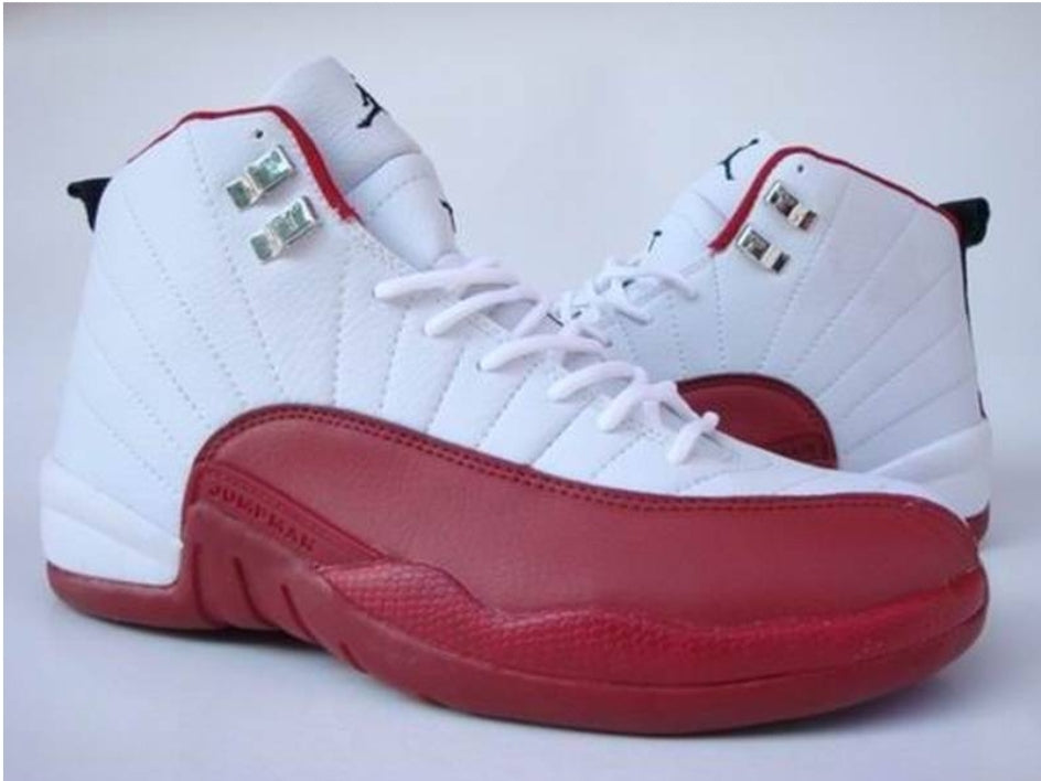 Les baskets Air Jordan 12 offrent un style iconique et une performance exceptionnelle.design distinctif.pas cher.moin Cher.