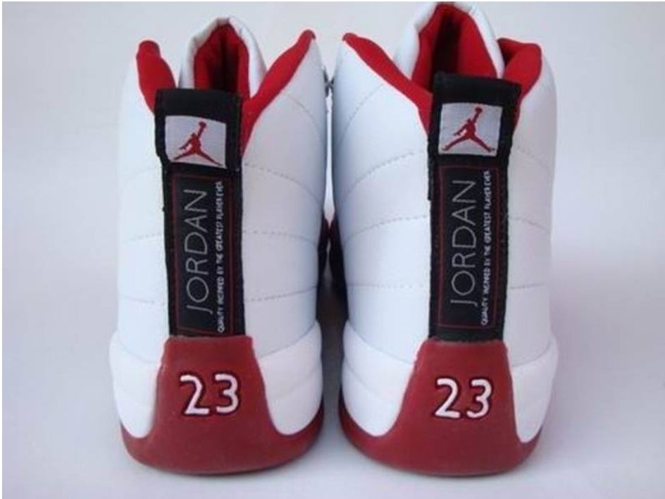 Les baskets Air Jordan 12 offrent un style iconique et une performance exceptionnelle.design distinctif.pas cher.moin Cher.