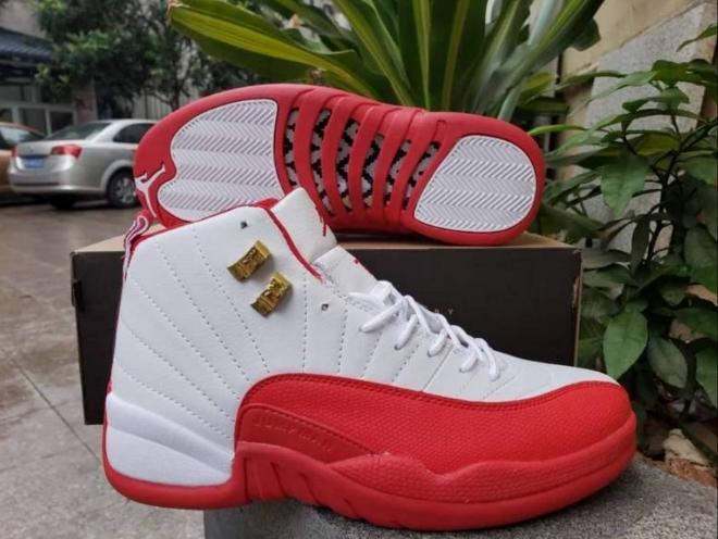 Les baskets Air Jordan 12 offrent un style iconique et une performance exceptionnelle.design distinctif.pas cher.moin Cher.