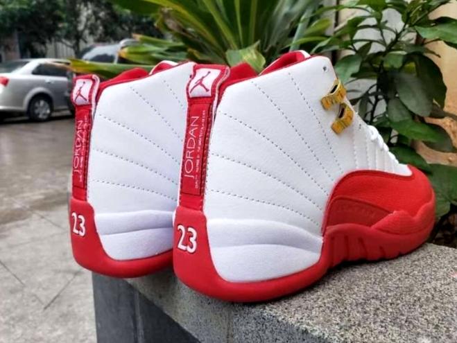Les baskets Air Jordan 12 offrent un style iconique et une performance exceptionnelle.design distinctif.pas cher.moin Cher.