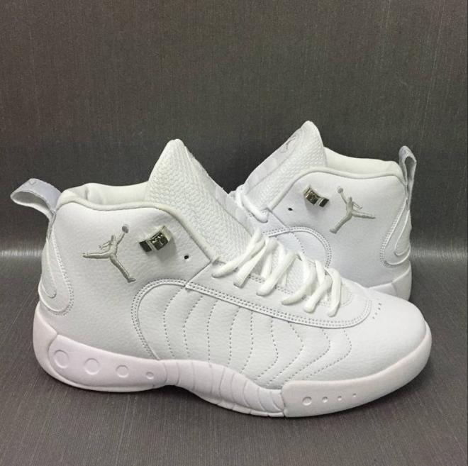 Les baskets Air Jordan 12 offrent un style iconique et une performance exceptionnelle.design distinctif.pas cher.moin Cher.