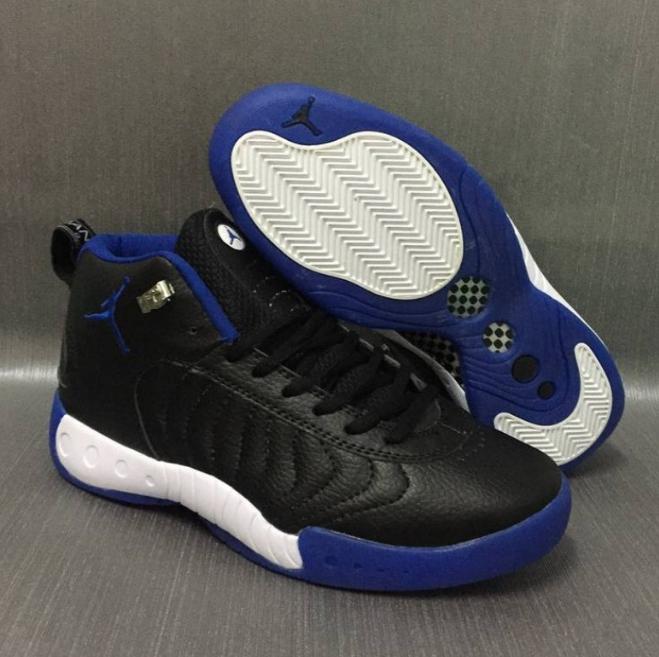 Les baskets Air Jordan 12 offrent un style iconique et une performance exceptionnelle.design distinctif.pas cher.moin Cher.