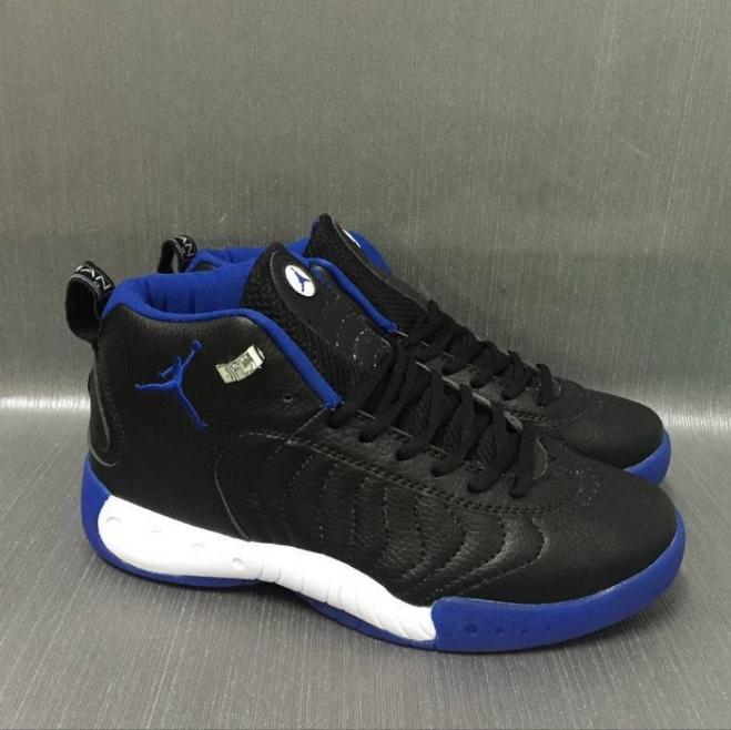 Les baskets Air Jordan 12 offrent un style iconique et une performance exceptionnelle.design distinctif.pas cher.moin Cher.