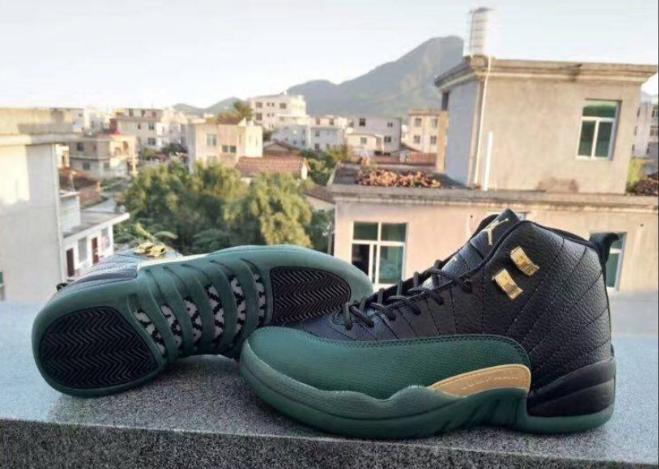Les baskets Air Jordan 12 offrent un style iconique et une performance exceptionnelle.design distinctif.pas cher.moin Cher.