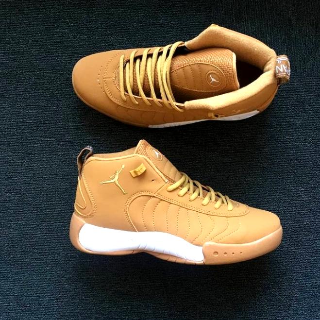 Les baskets Air Jordan 12 offrent un style iconique et une performance exceptionnelle.design distinctif.pas cher.moin Cher.