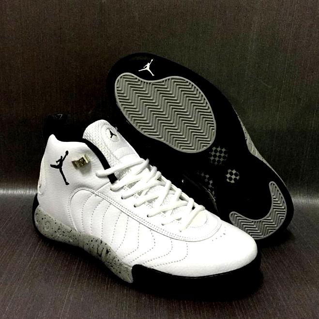 Les baskets Air Jordan 12 offrent un style iconique et une performance exceptionnelle.design distinctif.pas cher.moin Cher.