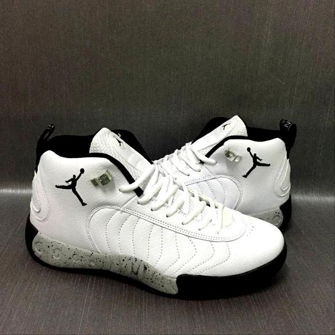 Les baskets Air Jordan 12 offrent un style iconique et une performance exceptionnelle.design distinctif.pas cher.moin Cher.