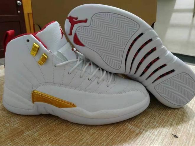 Les baskets Air Jordan 12 offrent un style iconique et une performance exceptionnelle.design distinctif.pas cher.moin Cher.