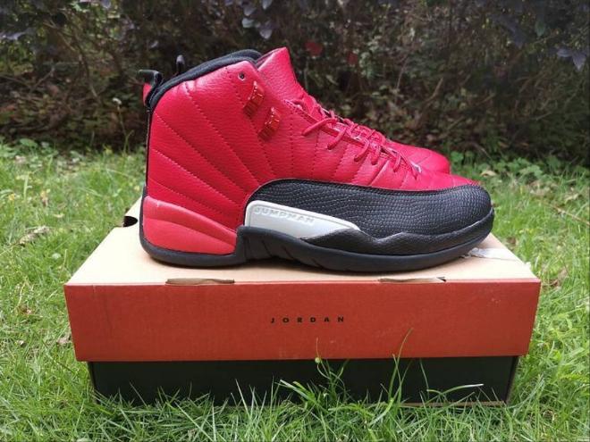 Les baskets Air Jordan 12 offrent un style iconique et une performance exceptionnelle.design distinctif.pas cher.moin Cher.