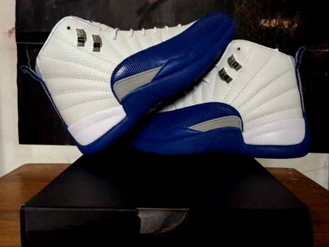 Les baskets Air Jordan 12 offrent un style iconique et une performance exceptionnelle.design distinctif.pas cher.moin Cher.