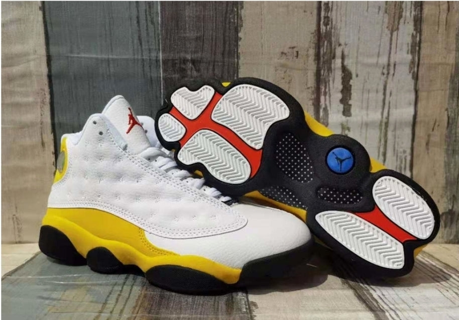Les baskets Air Jordan 13 offrent un style emblématique et une performance exceptionnelle.
design distinctif .pas Cher. Moins cher.
