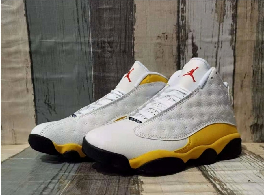 Les baskets Air Jordan 13 offrent un style emblématique et une performance exceptionnelle.
design distinctif .pas Cher. Moins cher.