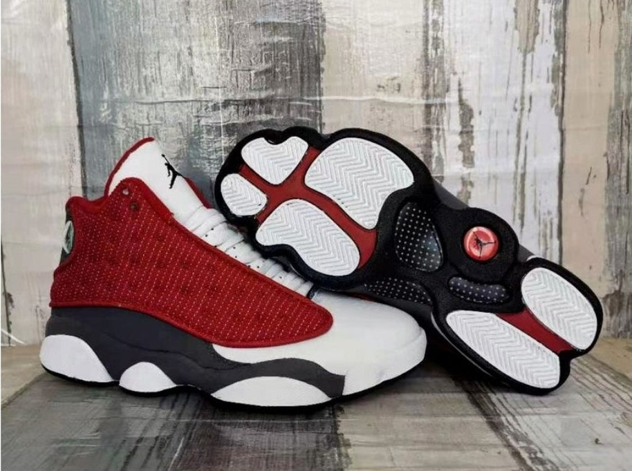 Les baskets Air Jordan 13 offrent un style emblématique et une performance exceptionnelle.
design distinctif .pas Cher. Moins cher.
