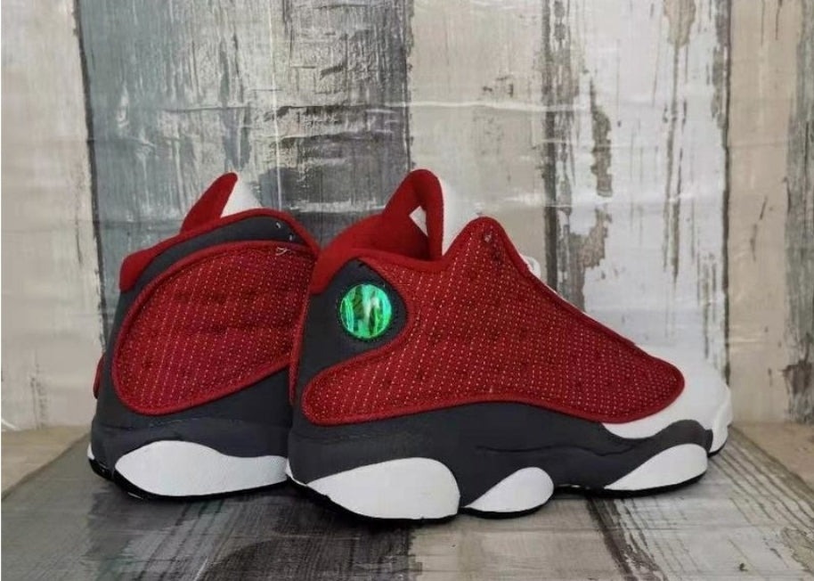 Les baskets Air Jordan 13 offrent un style emblématique et une performance exceptionnelle.
design distinctif .pas Cher. Moins cher.