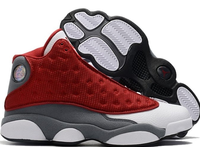 Les baskets Air Jordan 13 offrent un style emblématique et une performance exceptionnelle.
design distinctif .pas Cher. Moins cher.