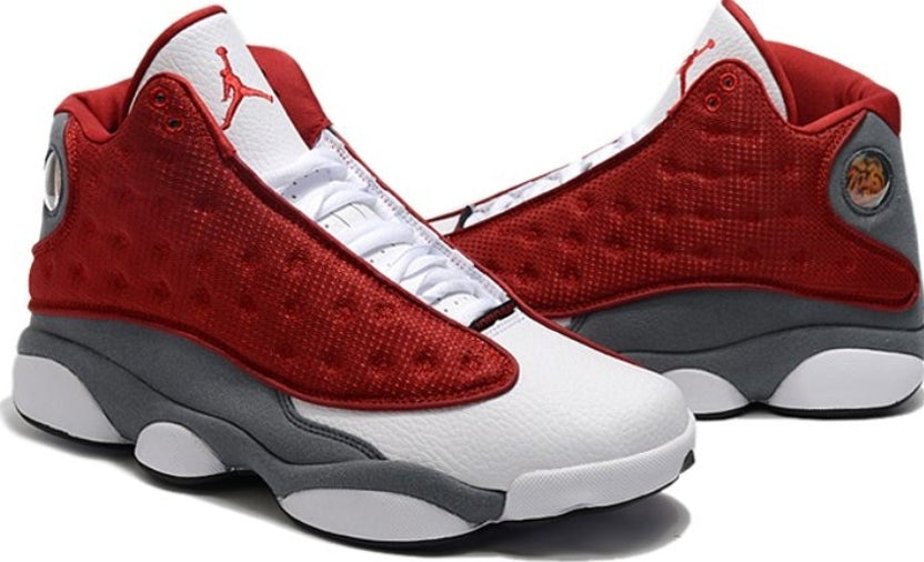 Les baskets Air Jordan 13 offrent un style emblématique et une performance exceptionnelle.
design distinctif .pas Cher. Moins cher.