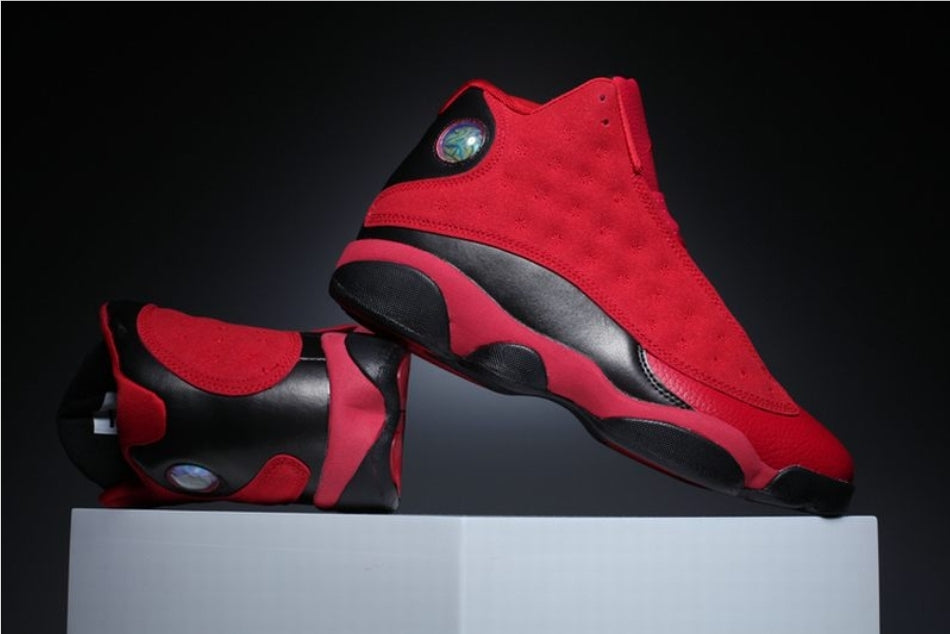 Les baskets Air Jordan 13 offrent un style emblématique et une performance exceptionnelle.
design distinctif .pas Cher. Moins cher.
