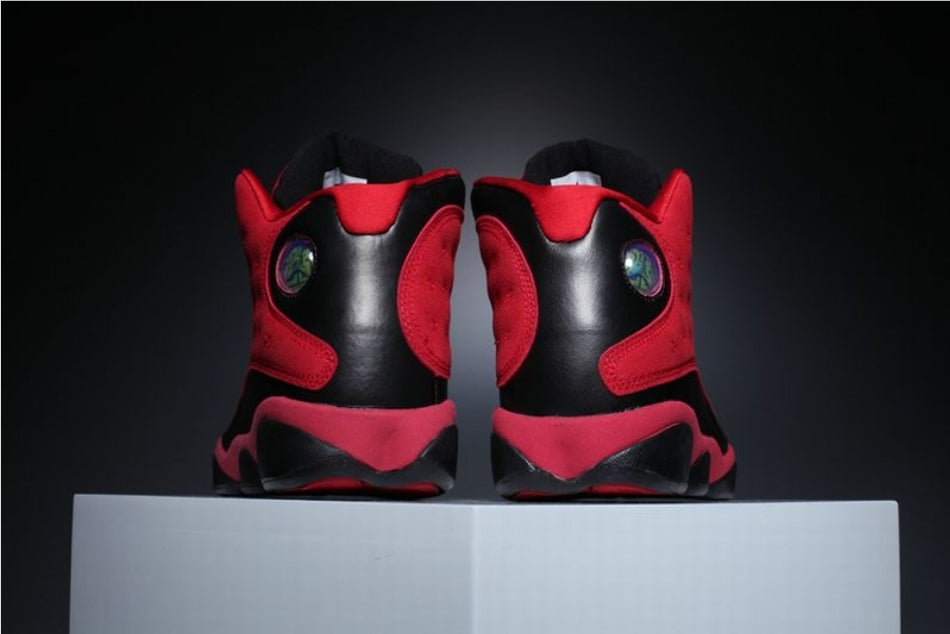 Les baskets Air Jordan 13 offrent un style emblématique et une performance exceptionnelle.
design distinctif .pas Cher. Moins cher.