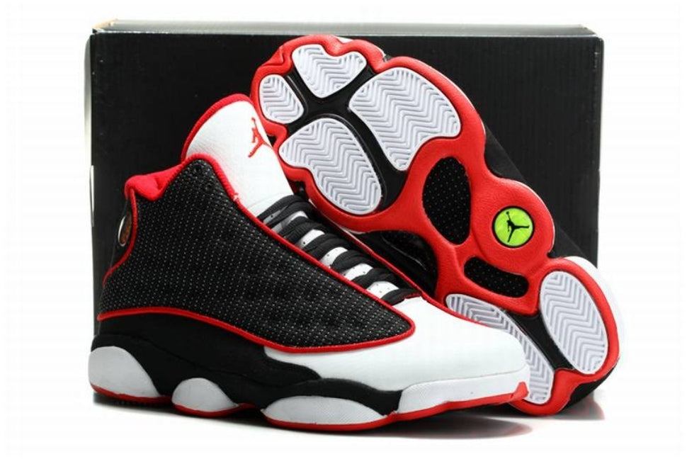 Les baskets Air Jordan 13 offrent un style emblématique et une performance exceptionnelle.
design distinctif .pas Cher. Moins cher.