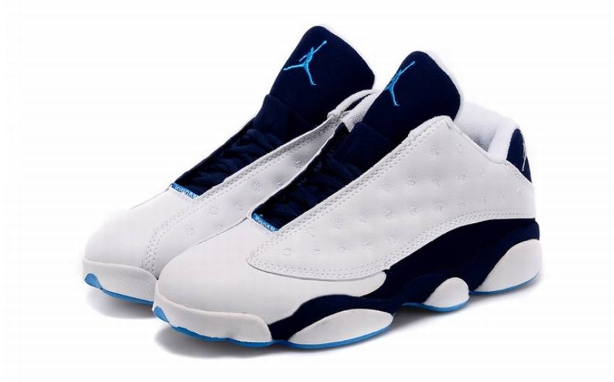 Les baskets Air Jordan 13 offrent un style emblématique et une performance exceptionnelle.
design distinctif .pas Cher. Moins cher.